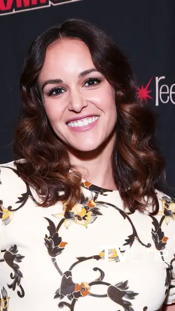 Video thumbnail for Melissa Fumero Compares Brooklyn Nine-Nine's Amy To Einstein Character