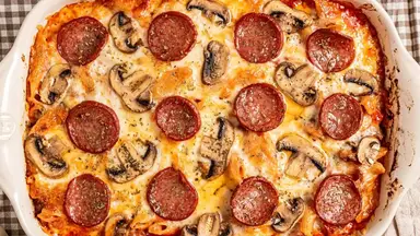 'Video thumbnail for Pepperoni And Mushroom Pizza Pasta Recipe'