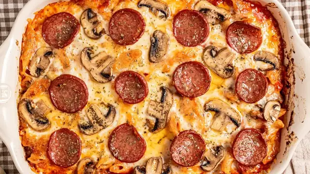 Video thumbnail for Pepperoni And Mushroom Pizza Pasta Recipe
