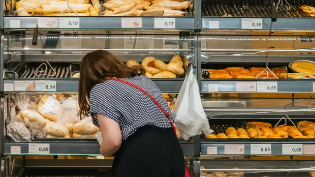 Video thumbnail for Secrets Of The Aldi Bakery Aisle You'll Wish You Knew Sooner