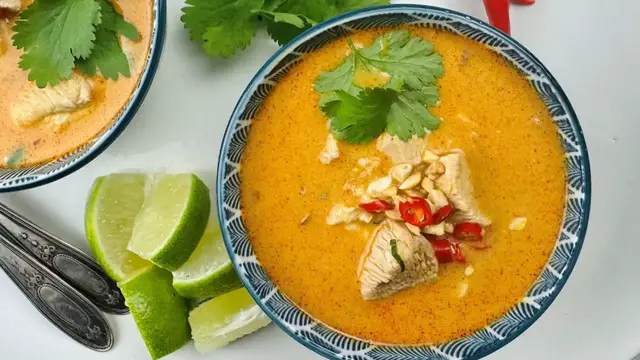Video thumbnail for Thai Curry Peanut Soup Recipe