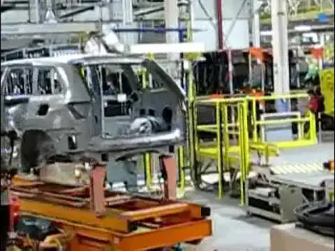 Video thumbnail for Jeep Grand Cherokee assembly line