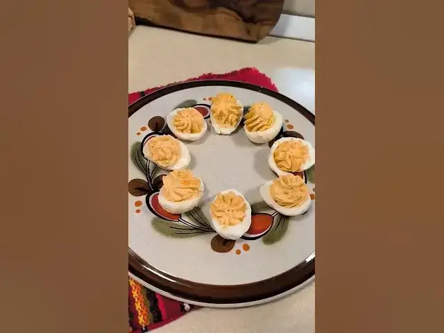 'Video thumbnail for Ouă umplute cu crema de brânză'
