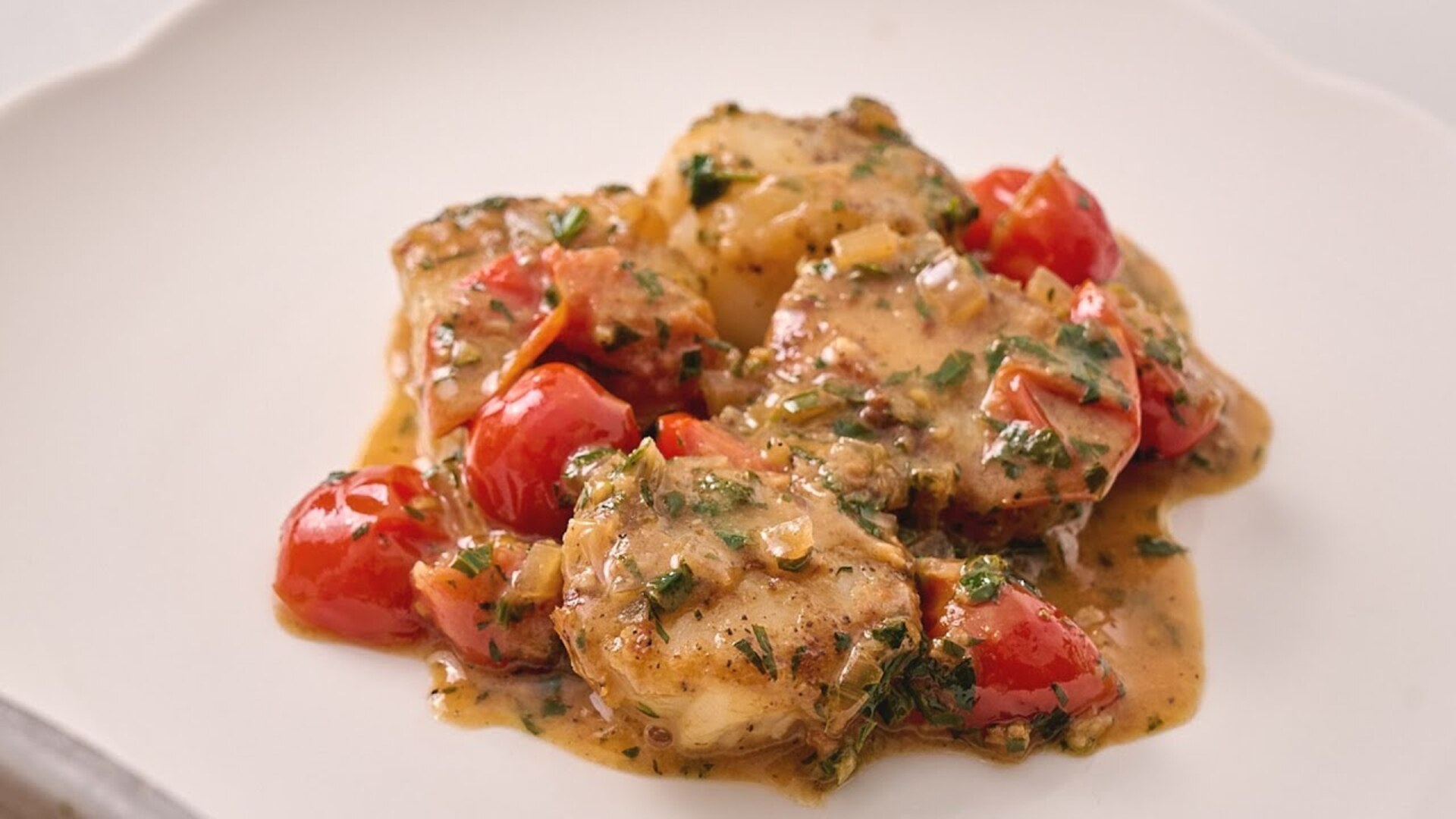 Video thumbnail for The Classic Garlicky Scallops Provencal Recipe That's Sure To Impress Guests