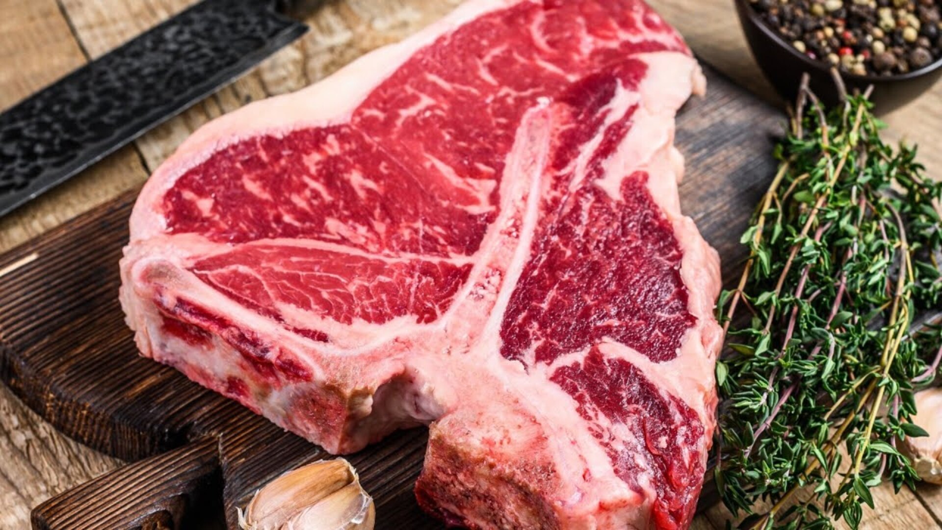 Video thumbnail for The Absolute Best & Worst Expensive Cuts Of Steak